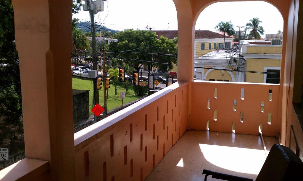 Midtown Guest House ชาร์ลอตต์อะมาลี ภายนอก รูปภาพ